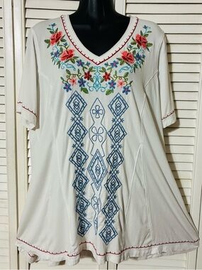 John Mark super soft Embroidered V-Neck White Women’s Tunic Top